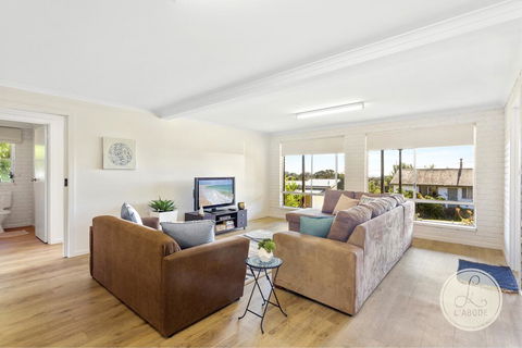 TASSIE SEASIDE SERENITY - L'Abode Accommodation - Travel Search 1