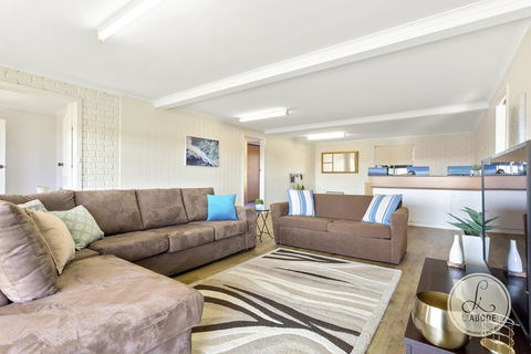 TASSIE SEASIDE SERENITY - L'Abode Accommodation - Travel Search 3