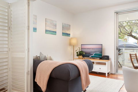 Tasteful Apartment With Balcony In Cammeray - Cruises Travel 1