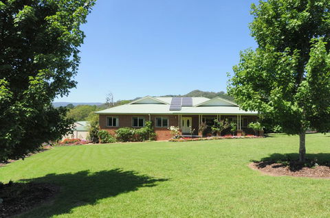 Tatiara - Spacious Family Friendly Home! - Cruises Travel 1