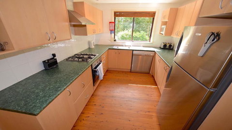 Teach Na Cairde - House Of Friends - Travel Agents 3