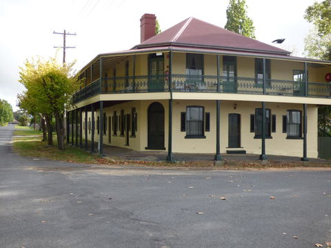 Tenterfield Lodge - Travel Search 1
