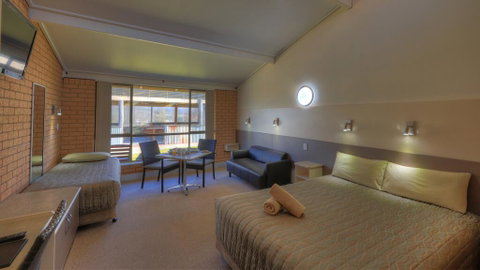 Tenterfield Motor Inn - Tourism Guide 2