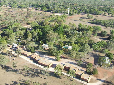 Territory Manor Motel & Caravan Park - Travel Agents 1