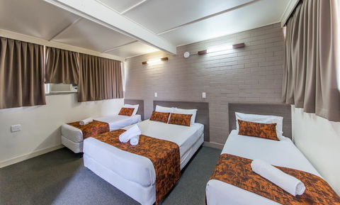 The Australian Hotel Murgon - Travel Agents 1