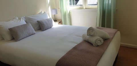 The Bay Apartment - Travel Agents 3