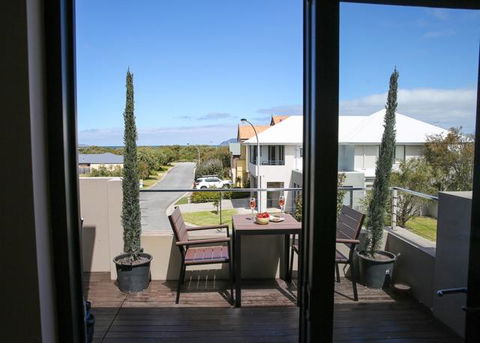 The Beach House At Bayside - Travel Search 1