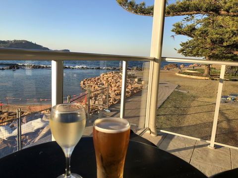 The Beach Hut Avoca Beach NSW - Cruises Travel 2