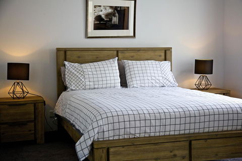 Penguin Beachfront Apartments - Travel Search 25