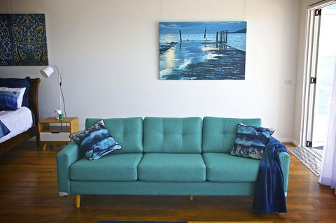 Penguin Beachfront Apartments - Travel Search 12