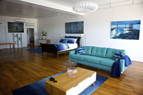 Penguin Beachfront Apartments - Travel Search 3