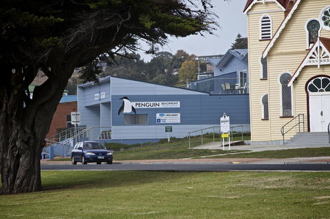 Penguin Beachfront Apartments - Travel Search 19