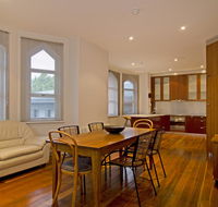 Roxburgh House Apartments - Travel Search