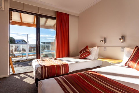 Beachfront Bicheno - Tourism Guide 25