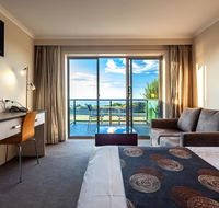 Beachfront Bicheno - Tourism Guide