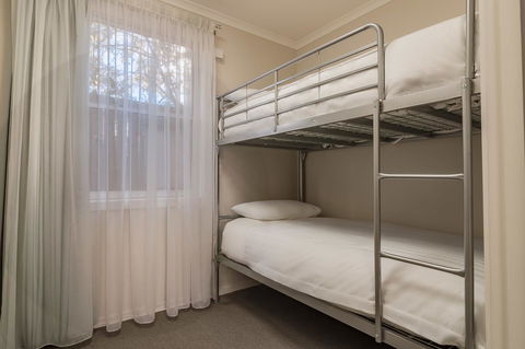 Argosy Motor Inn - Tourism Guide 19