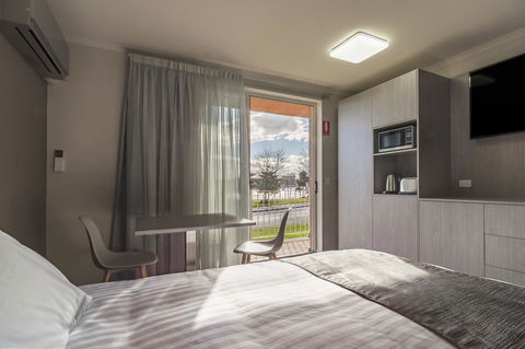 Argosy Motor Inn - Tourism Guide 15