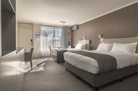 Argosy Motor Inn - Tourism Guide 11