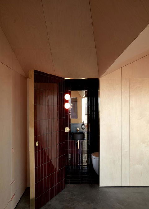 The Bae TAS - Tourism Guide 10