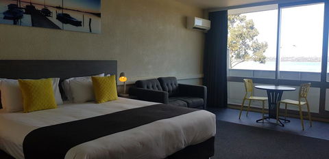 Bayside Hotel - Travel Search 8