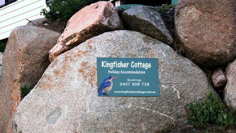 KINGFISHER COTTAGE Beachfront At The Binalong Bay - Tourism Guide 15