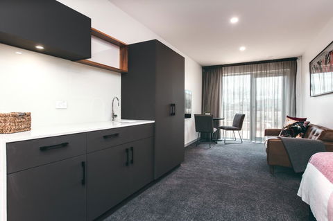 Maylands Lodge - Travel Search 39