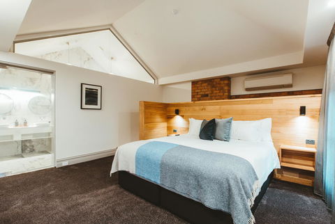 Maylands Lodge - Travel Search 9
