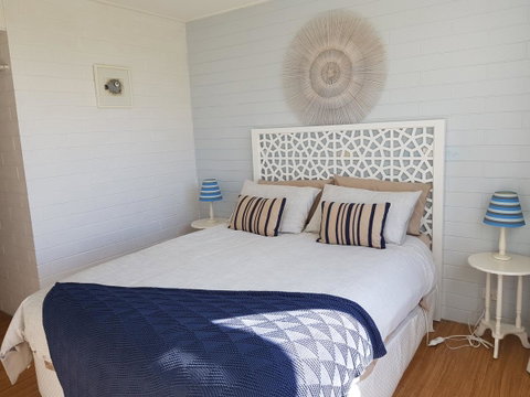 Beach Hut Scamander - Tourism Guide 4
