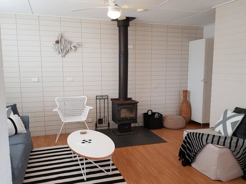 Beach Hut Scamander - Tourism Guide 8