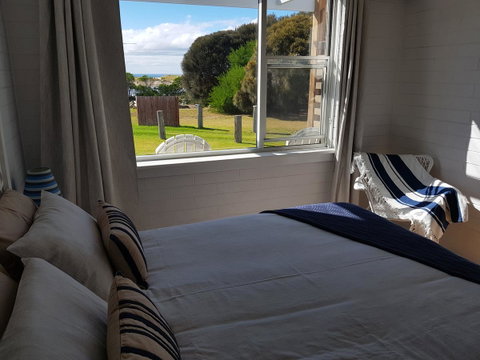 Beach Hut Scamander - Tourism Guide 5