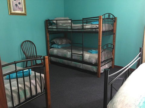 Blue Wren Bungalow - Travel Search 9