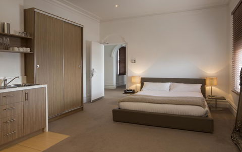 Ikon Hotel - Travel Search 11