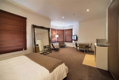 Ikon Hotel - Travel Search 19