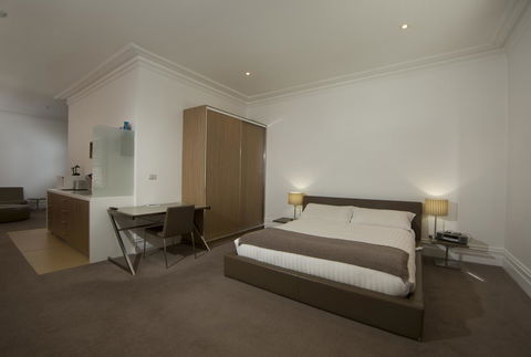 Ikon Hotel - Travel Search 10