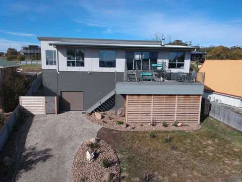 GRANITE BEACH HOUSE @ Bay Of Fires - Travel Search 1