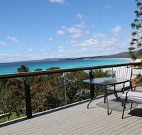 Driftwood Bay of Fires - Travel Search