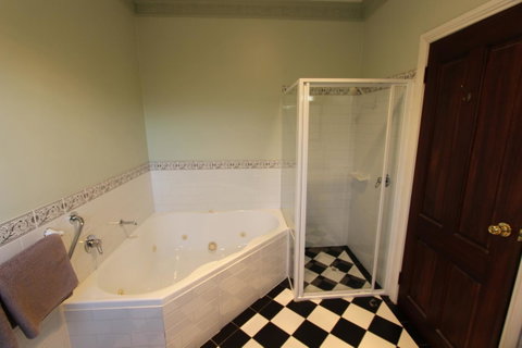 Orana House - Tourism Guide 37