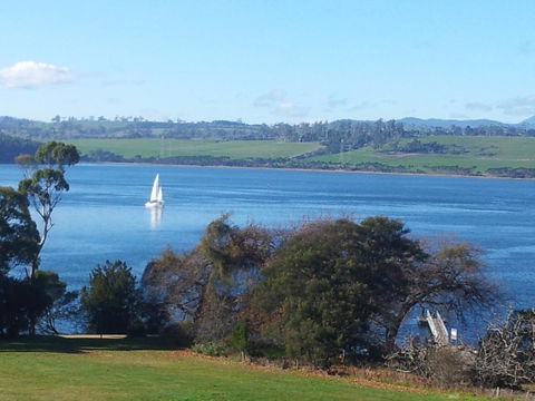 Tamar River Retreat - Travel Search 14