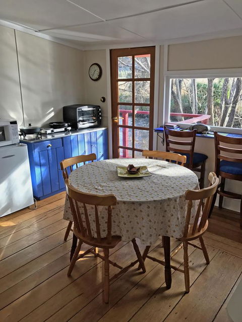 Platypus Playground Riverside Cottage - Travel Search 9
