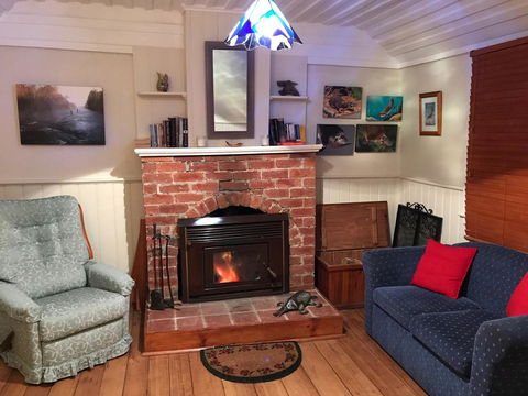 Platypus Playground Riverside Cottage - Travel Search 4