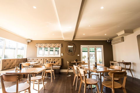 The Waverley International Hotel - Tourism Guide 23