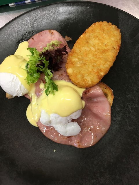 The Waverley International Hotel - Tourism Guide 1