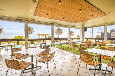 Nightcap At Sandringham Hotel - Travel Search 6