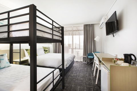 Nightcap At Sandringham Hotel - Travel Search 20