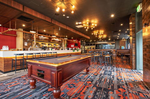 Nightcap At Sandringham Hotel - Travel Search 8
