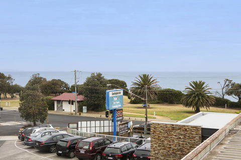 Nightcap At Sandringham Hotel - Travel Search 29