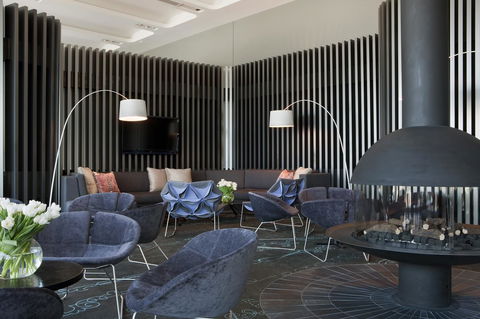 Crown Metropol Melbourne - Travel Search 9