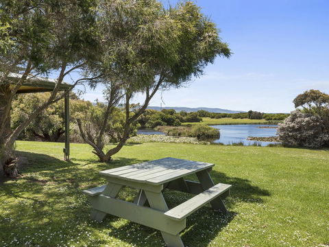 Apollo Bay Cottages - Tourism Guide 6