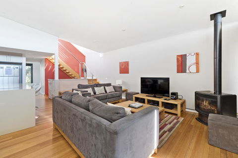 Apollo Bay Cottages - Tourism Guide 12