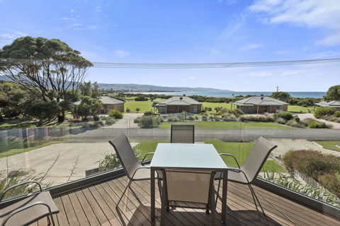 Apollo Bay Cottages - Tourism Guide 11